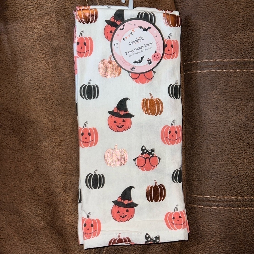 Set of 2 pink Halloween Kitchens‎ towels